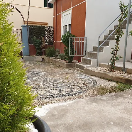 펜션 Yiannis Sokaki Detached House Rhodes City